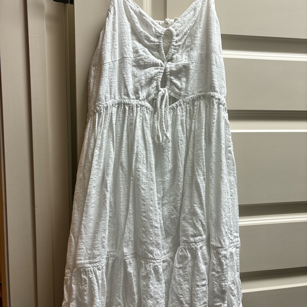 Chic White Sleeveless Dress